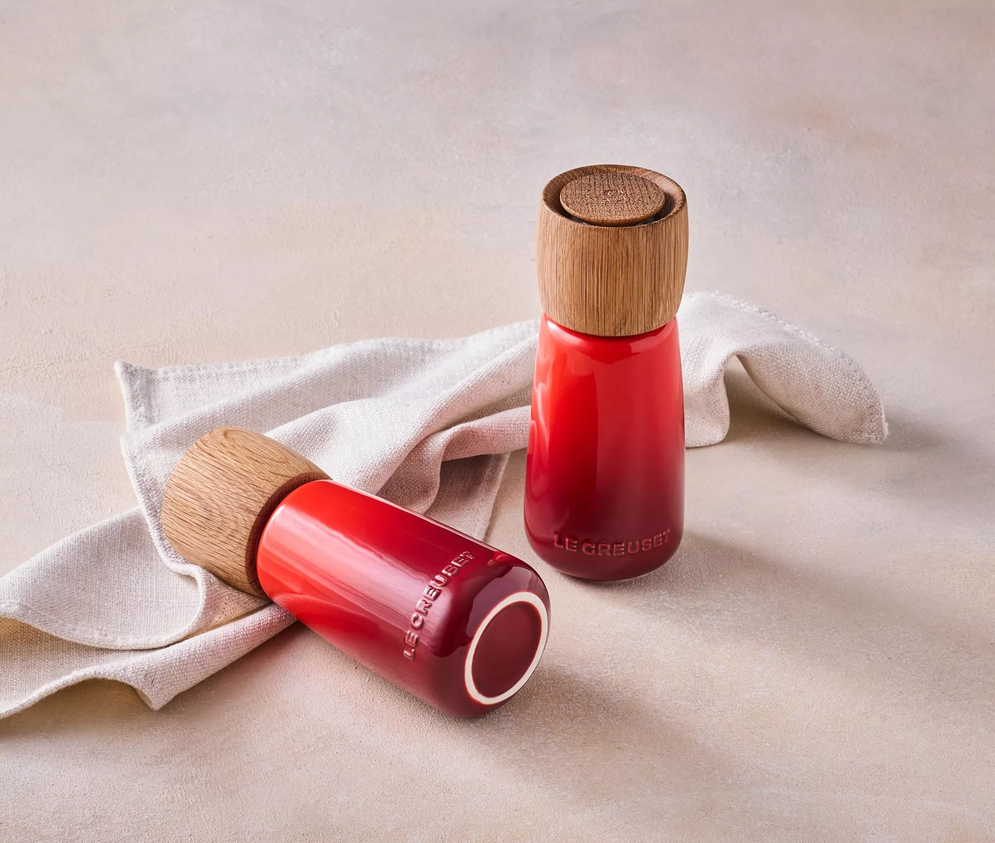 Le Creuset Alpine Pepper Mill - Cerise 7 in.