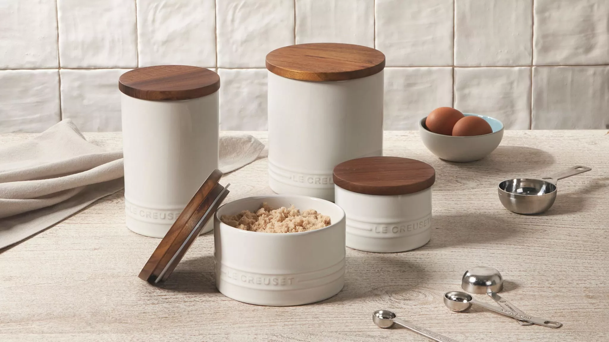 le-creuset-canister-with-wood-lid-sea-salt-26-oz Le Creuset Canister with Wood Lid - Sea Salt 26 oz.