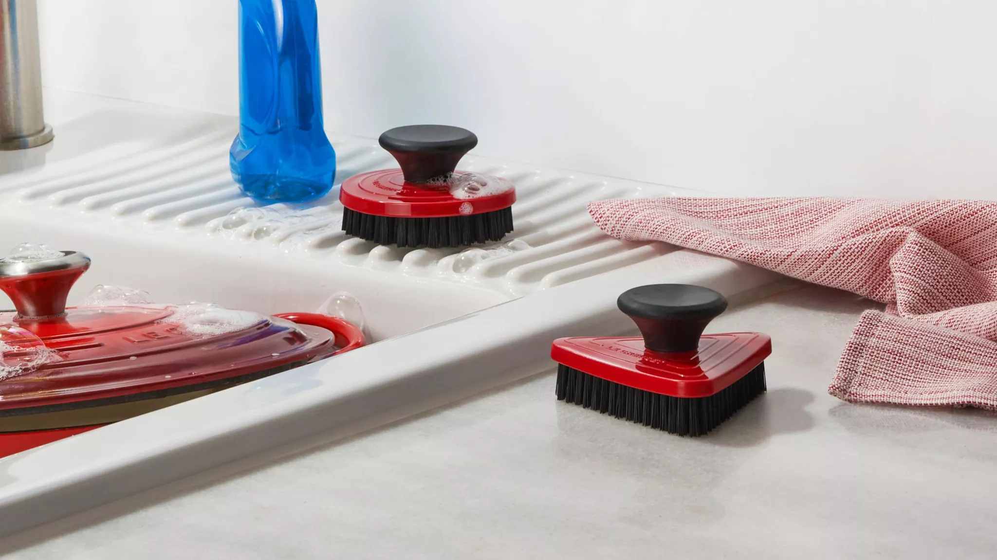 le-creuset-grill-brush-set-flame-le-creuset Le Creuset Grill Brush Set - Flame| Le Creuset