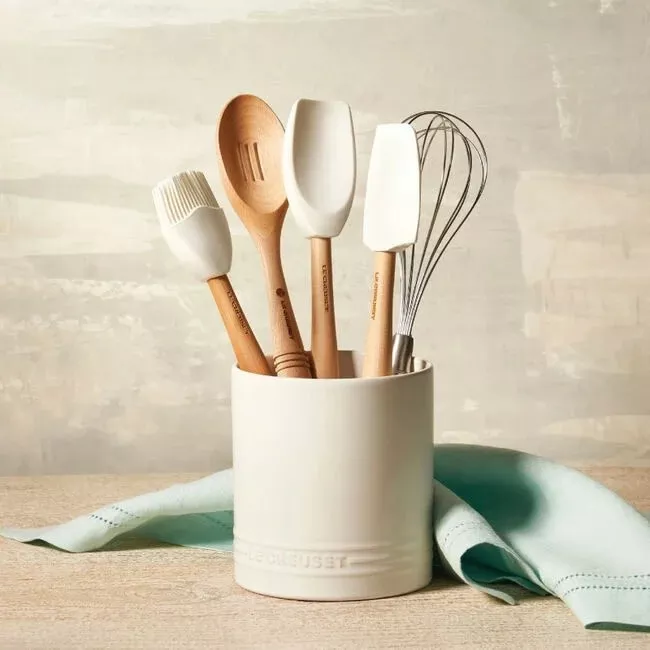le-creuset-signature-utensil-crock-white-2-7-qt Le Creuset Signature Utensil Crock - White 2.7 qt.