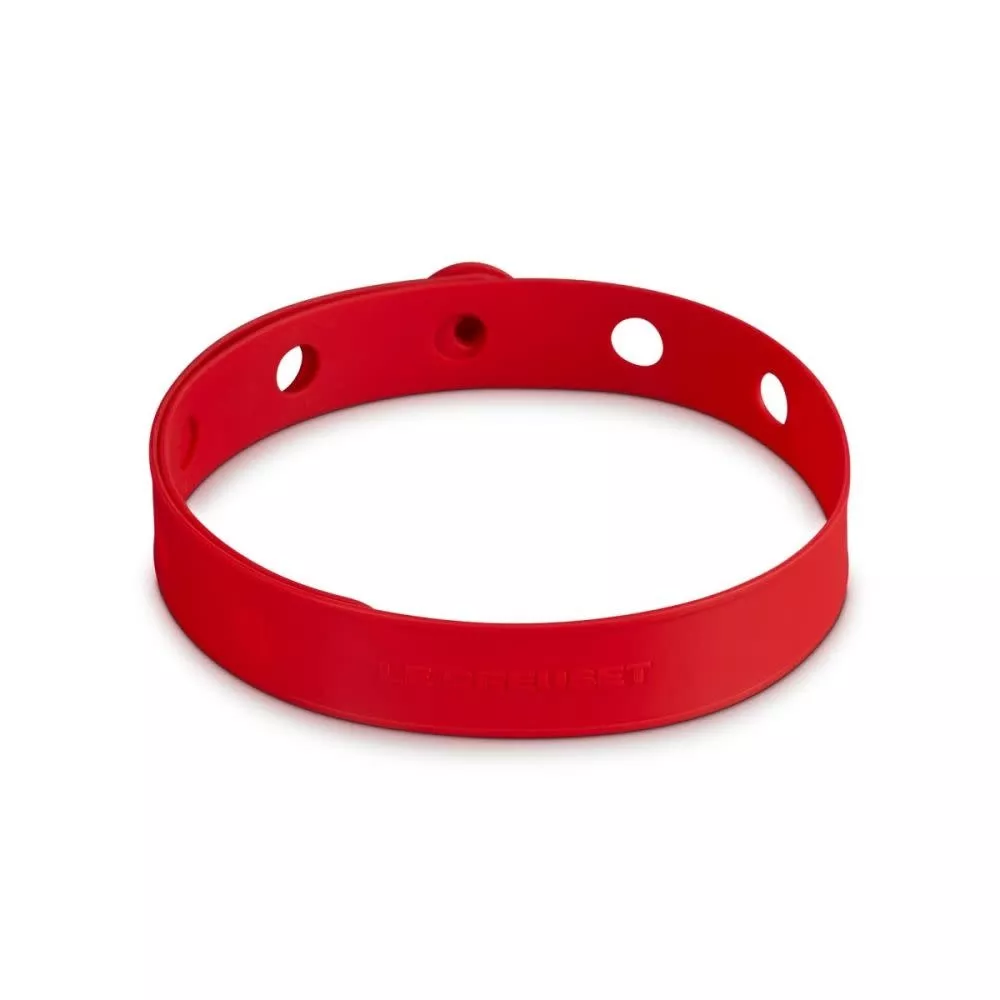 le-creuset-silicone-travel-latch-cerise-le-creuset Le Creuset Silicone Travel Latch - Cerise| Le Creuset