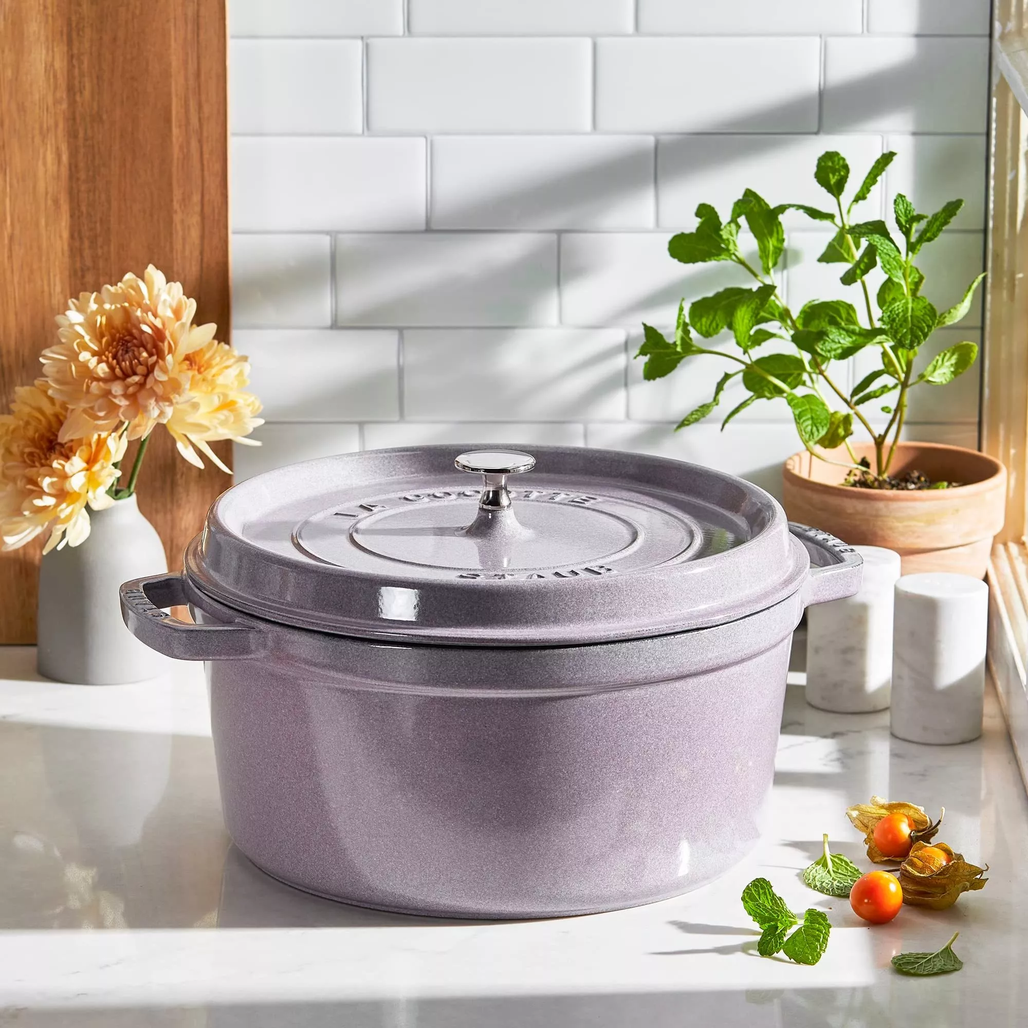 Staub PROMO Round Cocotte, 7Qt, Lilac