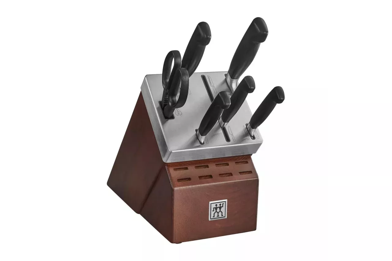 zwilling-four-star-7-piece-self-sharpening-knife-block-set Zwilling Four Star 7 Piece Self-Sharpening Knife Block Set